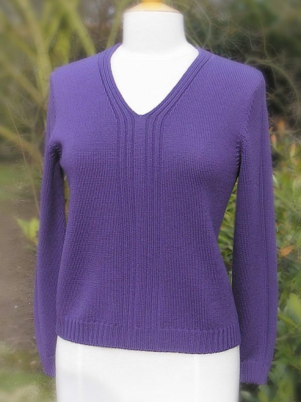 100109 Bluse med v-hals og ribeffekt 100109 Bluse med v-hals og ribeffekt