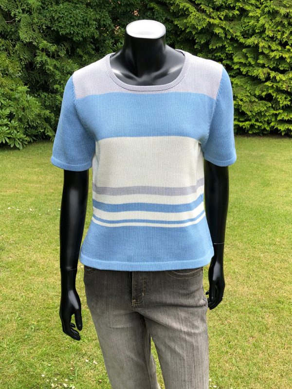 190618 Stribet bluse med korte ærmer 190618 Stribet bluse med korte ærmer