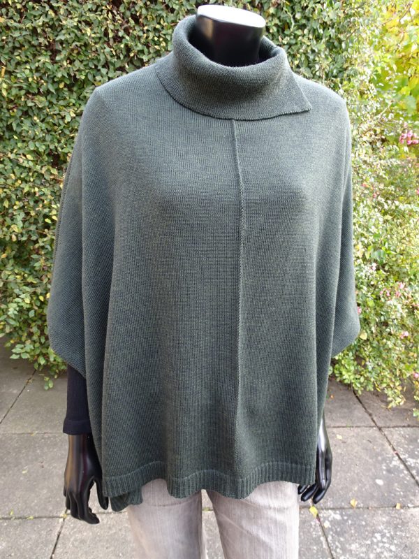 191011 Let poncho i 2 tråde Merino 191011 Let poncho i 2 tråde Merino